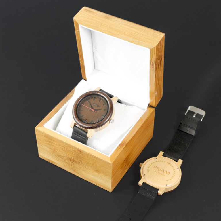 Drewniany zegarek na skórzanym pasku